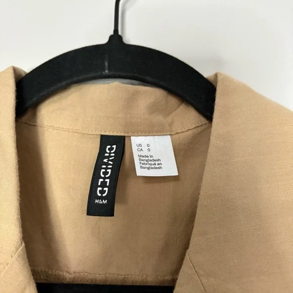 H&M Sleeveless Utility Shirt Dress with Belt – Khaki/Tan 
Size 0 Button front - Picture 3 of 8